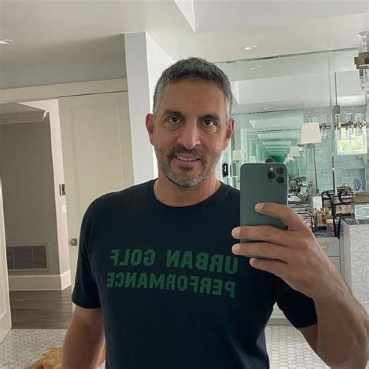 A Glance At Mauricio Umansky
