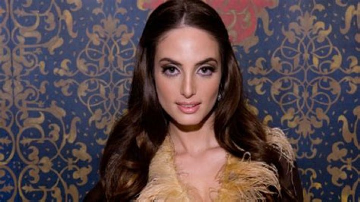 Alexa Ray Joel Faints on Stage