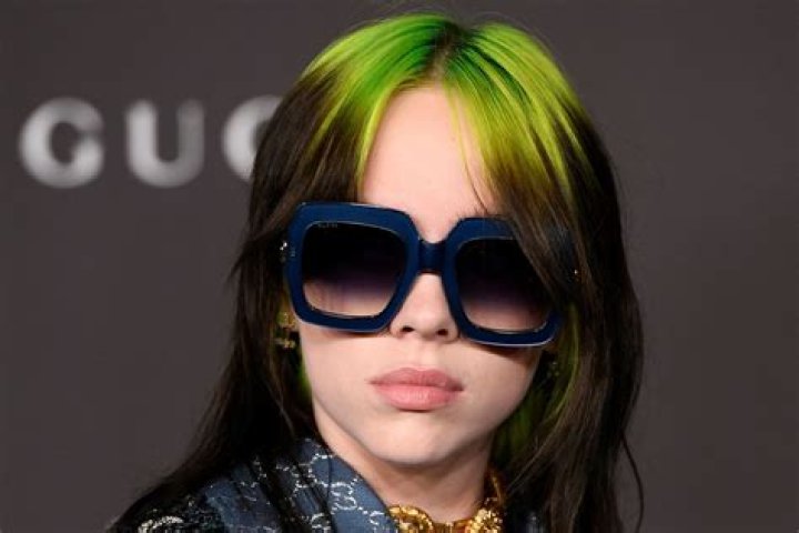 Billie Eilish debuts 'new hair' at People's Choice Awards and fans are 'freaking out'