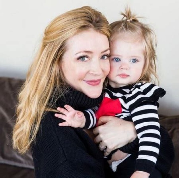 Ella Jack Silverman- Meet Single Daughter Of Actress Jennifer Finnigan and Her Actor Husband, Jonathan Silverman