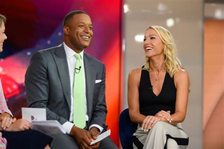 ESPN sportscaster Lindsay Czarniak is married to Craig Melvin.