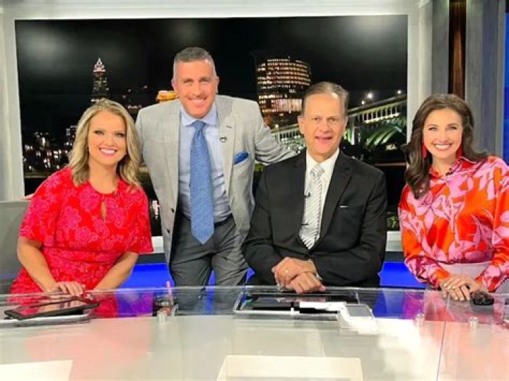 FOX- 8 News Affiliated Anchor Elizabeth Noreika Married Husband, Joshua Robertson in 2012