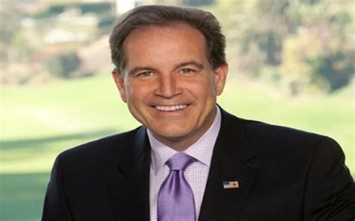 Glance At The Life Of Jim Nantz