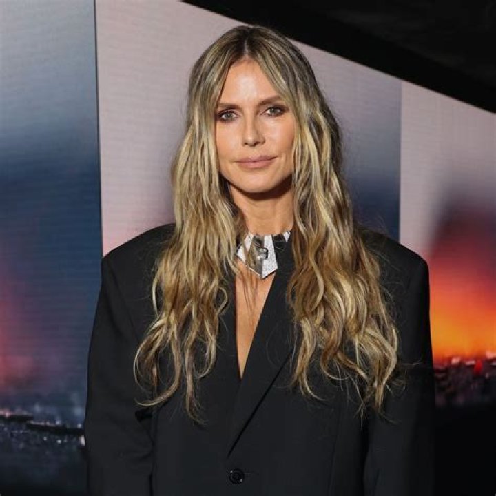 Heidi Klum’s Blast from the Past Twitter Pics Shows She Never Ages