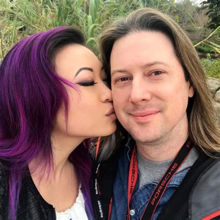 Is Cosplay Model Yaya Han Secretly Married? Know her Dating Life And Earnings From Cosplay Career