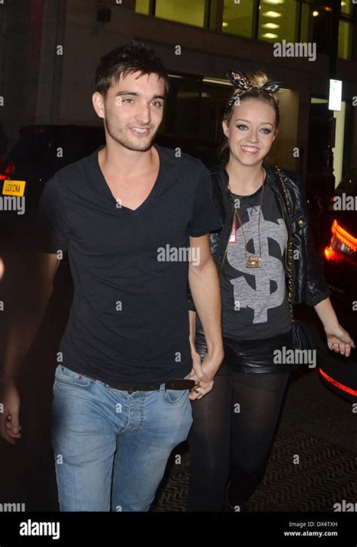 Parker Young Wiki, Girlfriend, Dating, Gay, Romance, Net Worth, TV Shows