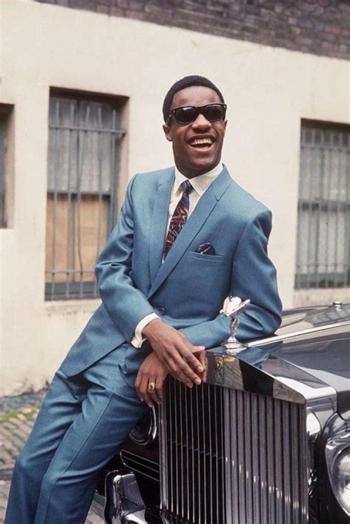 Stevie Wonder Net Worth: Music Career & Lifestyle