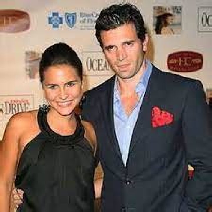 Well known investigative journalist and filmmaker is in a marital relationship with Matt Deross.