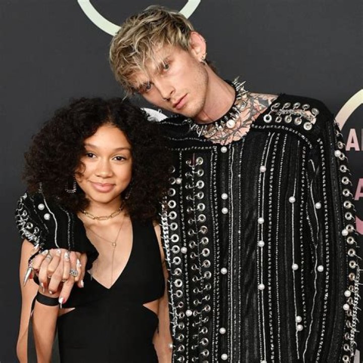 Who is Machine Gun Kelly Dating? Know His Relationship Status and His Net Worth